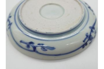 江戸期　古伊万里　染付　蛸唐草　松竹梅　4寸皿　約12.5cm　伊万里焼の伝統美が詰まった小皿2枚セット(四寸、和皿、渦福、和食器)(R-061780)