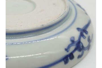 江戸期　古伊万里　染付　蛸唐草　松竹梅　4寸皿　約12.5cm　伊万里焼の伝統美が詰まった小皿2枚セット(四寸、和皿、渦福、和食器)(R-061780)