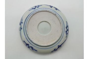 江戸期　古伊万里　染付　蛸唐草　松竹梅　4寸皿　約12.5cm　伊万里焼の伝統美が詰まった小皿2枚セット(四寸、和皿、渦福、和食器)(R-061780)