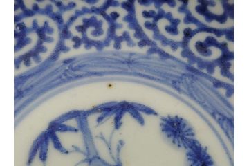 江戸期　古伊万里　染付　蛸唐草　松竹梅　4寸皿　約12.5cm　伊万里焼の伝統美が詰まった小皿2枚セット(四寸、和皿、渦福、和食器)(R-061780)