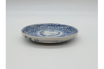 江戸期　古伊万里　染付　蛸唐草　松竹梅　4寸皿　約12.5cm　伊万里焼の伝統美が詰まった小皿2枚セット(四寸、和皿、渦福、和食器)(R-061781)