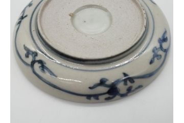 江戸期　古伊万里　染付　蛸唐草　松竹梅　4寸皿　約12.5cm　伊万里焼の伝統美が詰まった小皿2枚セット(四寸、和皿、渦福、和食器)(R-061781)