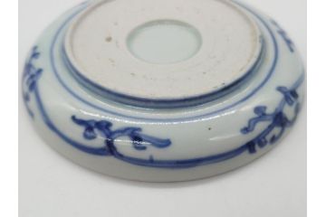 江戸期　古伊万里　染付　蛸唐草　松竹梅　4寸皿　約12.5cm　伊万里焼の伝統美が詰まった小皿2枚セット(四寸、和皿、渦福、和食器)(R-061781)