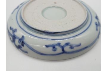 江戸期　古伊万里　染付　蛸唐草　松竹梅　4寸皿　約12.5cm　伊万里焼の伝統美が詰まった小皿2枚セット(四寸、和皿、渦福、和食器)(R-061781)