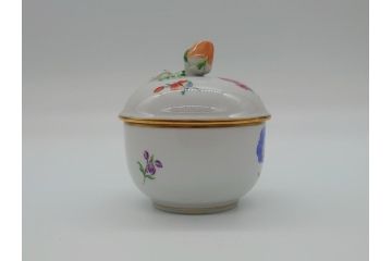 ドイツ　マイセン　Meissen　ベーシックフラワー　三つ花　優雅で華やかなシュガーポット(蓋物、西洋陶磁器)(R-061784)