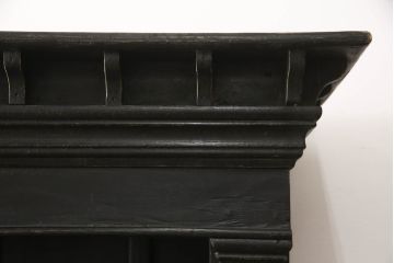 中古　アンティーク調　落ち着いた大人の雰囲気漂うキャビネット(シェルフ、飾り棚、陳列棚、収納棚、本棚)(R-061789)