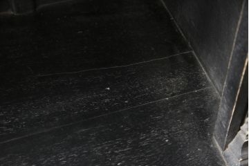 中古　アンティーク調　落ち着いた大人の雰囲気漂うキャビネット(シェルフ、飾り棚、陳列棚、収納棚、本棚)(R-061789)