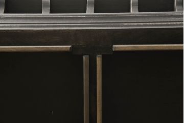 中古　アンティーク調　落ち着いた大人の雰囲気漂うキャビネット(シェルフ、飾り棚、陳列棚、収納棚、本棚)(R-061789)