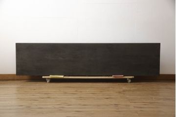 中古　アンティーク調　落ち着いた大人の雰囲気漂うキャビネット(シェルフ、飾り棚、陳列棚、収納棚、本棚)(R-061789)