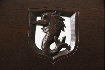 中古　美品　神戸洋家具　永田良介商店　タツ型の彫刻が存在感を放つ3人掛けソファ(三人掛け、3P)(R-061790)
