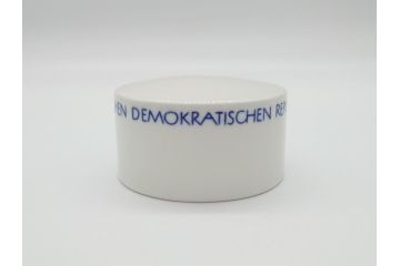 1960年代　レア　ドイツ　マイセン　Meissen　円形　蓋付き　ベルリンの街並みが描かれた小物入れ(筒型、蓋物、西洋陶磁器、BERLIN、HAUPTSTADT DER DEUTSCHEN DEMOKRATISCHEN REPUBLIK)(R-061793)