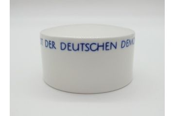 1960年代　レア　ドイツ　マイセン　Meissen　円形　蓋付き　ベルリンの街並みが描かれた小物入れ(筒型、蓋物、西洋陶磁器、BERLIN、HAUPTSTADT DER DEUTSCHEN DEMOKRATISCHEN REPUBLIK)(R-061793)