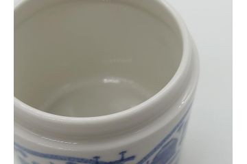 1960年代　レア　ドイツ　マイセン　Meissen　円形　蓋付き　ベルリンの街並みが描かれた小物入れ(筒型、蓋物、西洋陶磁器、BERLIN、HAUPTSTADT DER DEUTSCHEN DEMOKRATISCHEN REPUBLIK)(R-061793)