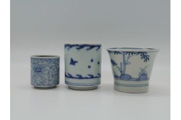 江戸期　古伊万里　染付　伊万里焼の魅力を感じる個性豊かな絵柄の湯呑み3点セット(和食器)(R-061794)