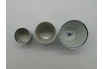 江戸期　古伊万里　染付　伊万里焼の魅力を感じる個性豊かな絵柄の湯呑み3点セット(和食器)(R-061794)
