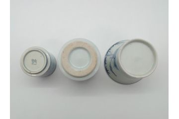 江戸期　古伊万里　染付　伊万里焼の魅力を感じる個性豊かな絵柄の湯呑み3点セット(和食器)(R-061794)
