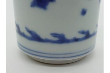 江戸期　古伊万里　染付　伊万里焼の魅力を感じる個性豊かな絵柄の湯呑み3点セット(和食器)(R-061794)