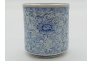 江戸期　古伊万里　染付　伊万里焼の魅力を感じる個性豊かな絵柄の湯呑み3点セット(和食器)(R-061794)