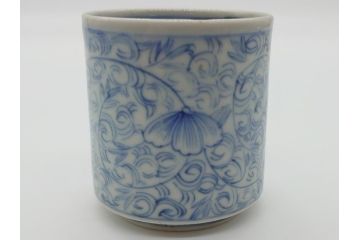 江戸期　古伊万里　染付　伊万里焼の魅力を感じる個性豊かな絵柄の湯呑み3点セット(和食器)(R-061794)