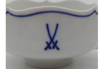 ドイツ　マイセン　Meissen　双剣　シンプルで趣のあるティーカップ&ソーサー(西洋陶磁器、C&S)(R-061796)