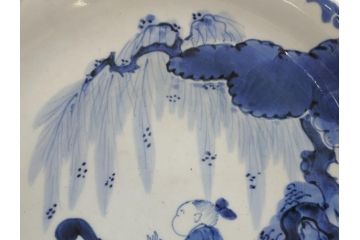 江戸期　古伊万里　染付　山水図　唐子　9.2寸皿　約28cm　ぷっくりとした愛らしい唐子図の大皿(九寸二分、和皿、和食器)(R-061797)