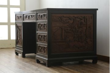 中国ビンテージ　オリエンタル　ふんだんにあしらわれた彫刻が圧倒的な存在感を放つデスクとチェアのセット(両袖デスク、両袖机、ワークデスク、在宅用、在宅ワーク、アームチェア、回転イス、椅子、ヴィンテージ、アジアン)(R-061798)