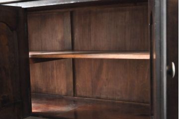 中古　美品　松本民芸家具　シックなデザインが高級感漂う食器棚(カップボード、飾り棚、収納棚、戸棚、サイドボード、サイドキャビネット、上下バラ売り可能)(R-061799)