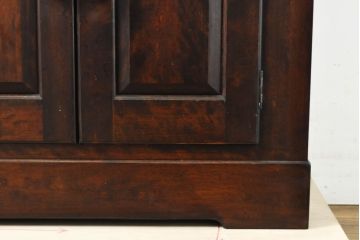 中古　美品　松本民芸家具　シックなデザインが高級感漂う食器棚(カップボード、飾り棚、収納棚、戸棚、サイドボード、サイドキャビネット、上下バラ売り可能)(R-061799)