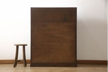 和製アンティーク　上手物　ナラ材　色ガラス入り　シャッター(蛇腹)扉が珍しいレトロな収納棚(食器棚、茶棚、戸棚、引き出し)(R-061800)