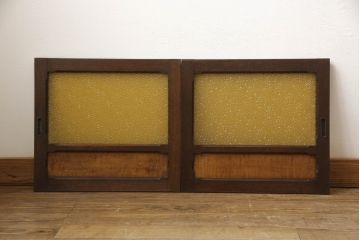 和製アンティーク　上手物　ナラ材　色ガラス入り　シャッター(蛇腹)扉が珍しいレトロな収納棚(食器棚、茶棚、戸棚、引き出し)(R-061800)