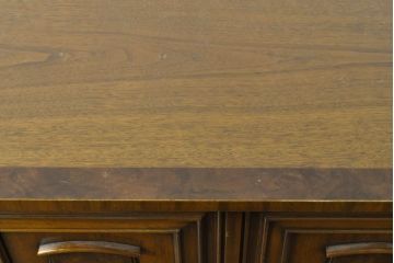 中古　DREXEL HERITAGE(ドレクセルヘリテイジ)　FRANCESCA(フランチェスカ)　マホガニー　クラシカルな佇まいが美しいサイドボード(クレデンザ、クリデンザ、収納棚、戸棚、サイドキャビネット)(R-061802)