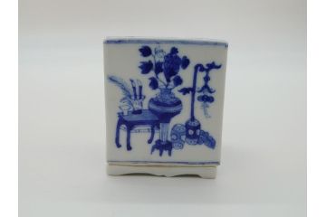 江戸期　古伊万里　染付　四面絵変わり　洗練された佇まいの角形香炉(仏具)(R-061807)