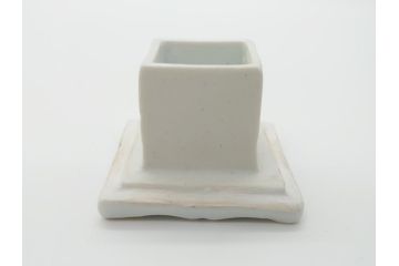 江戸期　古伊万里　染付　四面絵変わり　洗練された佇まいの角形香炉(仏具)(R-061807)