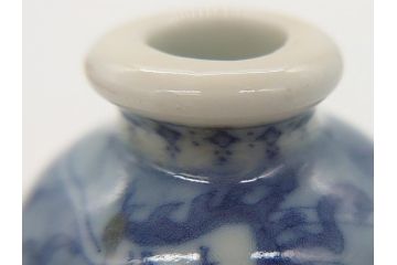 江戸〜明治　染付　極小　興味深い情景の絵付けが目を引く飾り壺(一輪挿し、鼻煙壺、壷、花器、人物、虎)(R-061808)