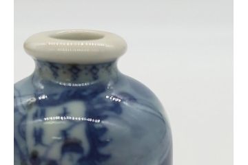 江戸〜明治　染付　極小　興味深い情景の絵付けが目を引く飾り壺(一輪挿し、鼻煙壺、壷、花器、人物、虎)(R-061808)