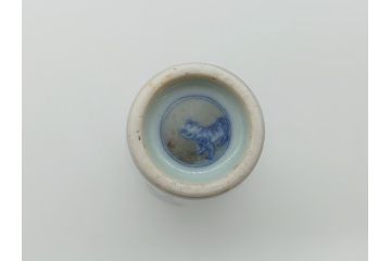 江戸〜明治　染付　極小　興味深い情景の絵付けが目を引く飾り壺(一輪挿し、鼻煙壺、壷、花器、人物、虎)(R-061808)