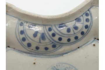 江戸期　古伊万里　染付　松竹梅文　7.6寸皿　約23cm　鞠の中に絵付けされた松竹梅が上品な扇皿(七寸六分、和皿、扇型、変形皿、和食器)(R-061810)