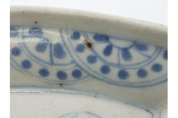 江戸期　古伊万里　染付　松竹梅文　7.6寸皿　約23cm　鞠の中に絵付けされた松竹梅が上品な扇皿(七寸六分、和皿、扇型、変形皿、和食器)(R-061810)