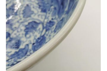 希少　江戸期　古伊万里　大明成化年製　染付　花唐草文　藍色の濃淡で描かれた模様が美しい1.2尺片口鉢(深鉢、和食器)(R-061814)