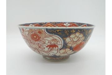江戸期　古伊万里　色絵　染付　花盆文　朱色の多様な花絵が愛くるしい8寸深鉢(花籠文、和食器)(R-061816)