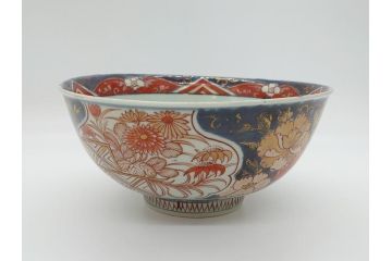 江戸期　古伊万里　色絵　染付　花盆文　朱色の多様な花絵が愛くるしい8寸深鉢(花籠文、和食器)(R-061816)