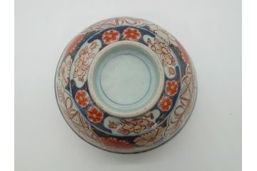 江戸期　古伊万里　色絵　染付　花盆文　朱色の多様な花絵が愛くるしい8寸深鉢(花籠文、和食器)(R-061816)