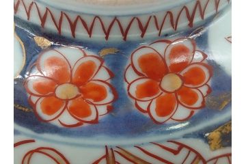江戸期　古伊万里　色絵　染付　花盆文　朱色の多様な花絵が愛くるしい8寸深鉢(花籠文、和食器)(R-061816)