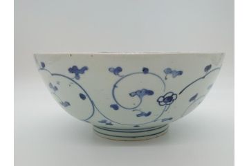 江戸期　古伊万里　大明年製　染付　山水図　9.2寸皿　約28cm　繊細な絵付けが美しい深鉢(九寸二分、和皿、深皿、和食器)(R-061818)