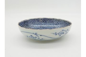 江戸期　古伊万里　宣徳年製　染付　変形　蛸唐草文　5寸皿　約15cm　総蛸唐草の絵付けに魅了される皿3枚セット(五寸、和皿、なます皿、和食器)(R-061819)