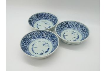 江戸期　古伊万里　染付　蛸唐草文　5寸皿　約15cm　伊万里焼の伝統美が詰まった皿3枚セット(五寸、和皿、小皿、小鉢、和食器)(R-061820)