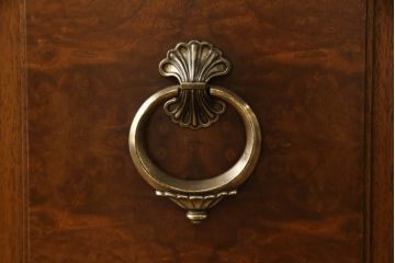 中古　激レア　希少　DREXEL HERITAGE(ドレクセルヘリテイジ)　FRANCESCA(フランチェスカ)シリーズ　滑らかな曲線と美しい杢目に目を奪われるバーカウンターキャビネット(カウンターテーブル、サイドボード、サイドキャビネット、収納棚)(R-061826)