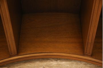 中古　激レア　希少　DREXEL HERITAGE(ドレクセルヘリテイジ)　FRANCESCA(フランチェスカ)シリーズ　滑らかな曲線と美しい杢目に目を奪われるバーカウンターキャビネット(カウンターテーブル、サイドボード、サイドキャビネット、収納棚)(R-061826)