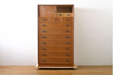中古　漆塗り　浮造り　屋久杉の杢目が楽しめる上品な佇まいの整理箪笥(整理たんす、衣装箪笥、和たんす、和箪笥、引き出し、チェスト)(R-061827)