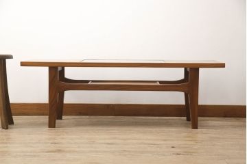 北欧ビンテージ　チーク材　Lloyd’s Antiques(ロイズ・アンティークス)取り扱い　G-PLAN(ジープラン)　ガラストップが格好良いローテーブル(リビングテーブル、センターテーブル、コーヒーテーブル、ヴィンテージ)(R-061828)